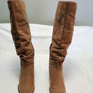 Women's suede boots size 6